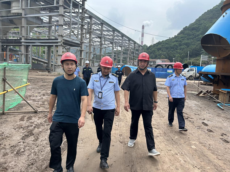 黃陵縣應(yīng)急管理局到黃陵新材公司進行安全督導檢查